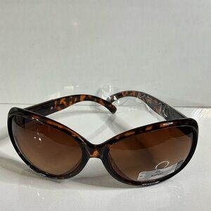 Chic Tortoise Shell Sunglasses